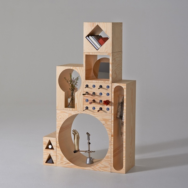 Nábytkový systém nízky bočný stôl oceľové zrkadlové drevené bloky