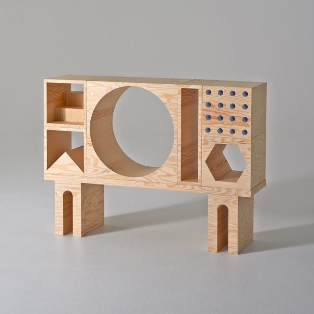 izbový zberný systém nábytku borovicová dyha matne lakovaný povrch