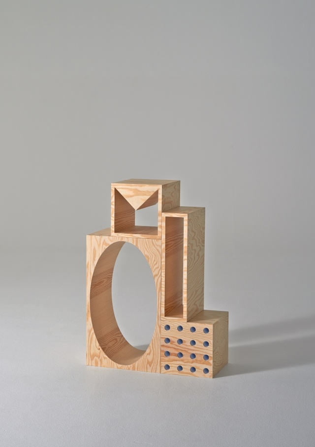 miestnosť pohodlný úložný priestor veci-borovicová dyha erik olovson