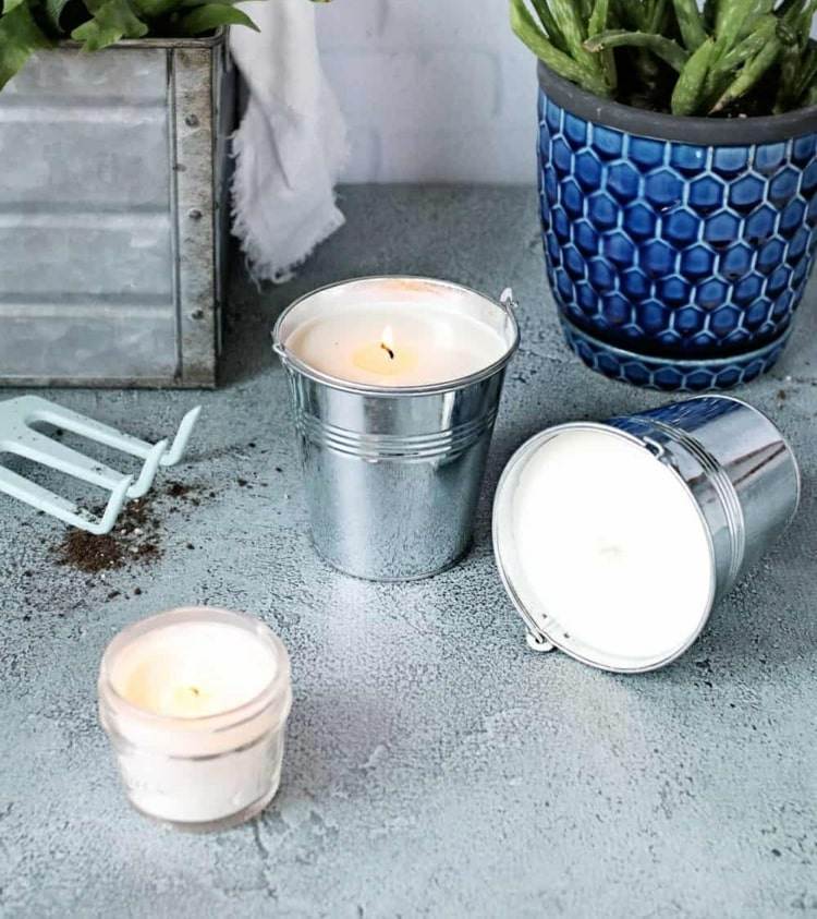 V lete si vyrobte vlastnú sviečku proti komárom vonku