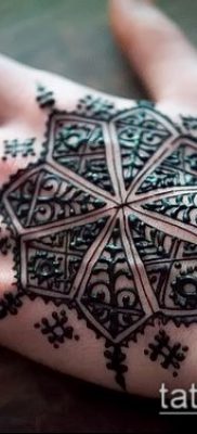 Fénykép Mehendi férfiakról a kezében - 18052017 - példa - 001 Mehendi férfiaknak kéznél