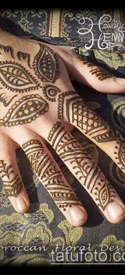 Fénykép Mehendi férfiakról a kezében - 18052017 - példa - 002 Mehendi férfiaknak kéznél