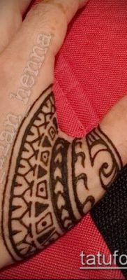 Fénykép Mehendi férfiakról a kezében - 18052017 - példa - 004 Mehendi férfiaknak kéznél