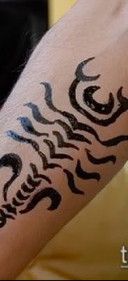 Fénykép Mehendi férfiakról a kezében - 18052017 - példa - 014 Mehendi férfiaknak kéznél