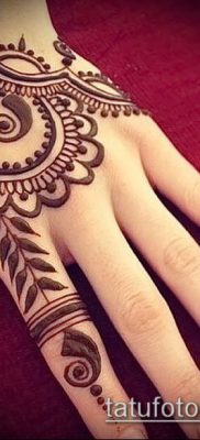 Fénykép Mehendi férfiakról a kezében - 18052017 - példa - 021 Mehendi férfiaknak kéznél