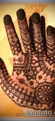 Fénykép Mehendi férfiakról a kezében - 18052017 - példa - 027 Mehendi férfiaknak kéznél