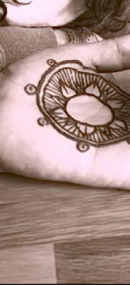 Fénykép Mehendi férfiakról a kezében - 18052017 - példa - 030 Mehendi férfiaknak kéznél