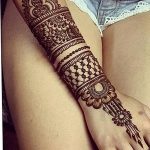 fotó Mehenditől a könyökig 2018.06.24 -től №064 - Mehenditől a könyökig -