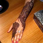 fotó Mehenditől a könyökig 2018.06.24 -től №048 - Mehenditől a könyökig -