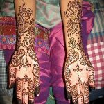 fotó Mehendi -től a könyökig 2018. 06. 24 -től № 115 - Mehendi a könyökig -