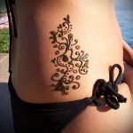 Снимка на Mehendi на бедрото (татуировка) (стойност) - примерна рисунка - 024