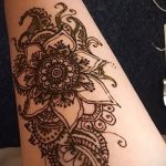 мотиви au henné sur sa jambe снимка - Опции henné temporaire tatouage sur 05082016 1103 tatufoto.ru