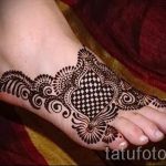 schöne mehendi auf ihrem Bein - Optionen für temporäre Henna -Tattoo auf 05082016 1108 tatufoto.ru