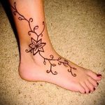 лека мехенди на крака - опции за временна татуировка с къна от 05082016 1120 tatufoto.ru