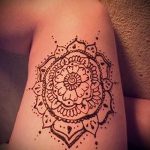 мехенди на крака на бедрото - опции за временна татуировка с къна от 05082016 6168 tatufoto.ru