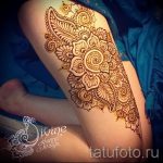 Mehendi auf dem Bein am Oberschenkel - Optionen für temporäre Henna -Tattoo auf 05082016 2037 tatufoto.ru