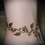 mehendi auf ihrem Bein in Form eines Armbandes - Optionen für temporäre Henna -Tattoo auf 05082016 3046 tatufoto.ru