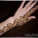 mehendi sur la photo a gauche - photo temporaire tatouage au henné 1149 tatufoto.ru