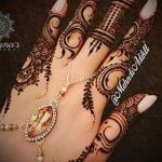 mehendi sur les doigts - une photo de tatouage au henné temporaire 2153 tatufoto.ru