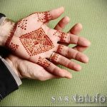 mehendi sur un des hommes de main - une photo de tatouage au henné temporaire 1171 tatufoto.ru