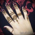 мехенди на пръстите - снимка на временна татуировка с къна 6237 tatufoto.ru