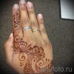 мехенди от дясната ръка - снимка на временна татуировка с къна 1244 tatufoto.ru
