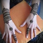 гривна мехенди на ръка - снимка на временна татуировка с къна 7260 tatufoto.ru
