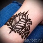 гривна мехенди на ръка - снимка на временна татуировка с къна 13266 tatufoto.ru
