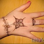 мехенди на ръката за деца - снимка на временна татуировка с къна 5288 tatufoto.ru