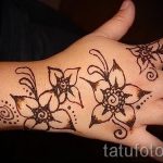 надписи mehendi sur la main - photo temporaire tatouage au henné 1009 tatufoto.ru