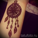 мехенди на ръка ловец на мечти - снимка на временна татуировка с къна 7353 tatufoto.ru
