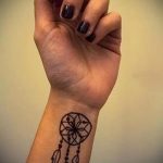 мехенди на ръка ловец на мечти - снимка на временна татуировка с къна 11357 tatufoto.ru