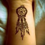 мехенди на ръка ловец на мечти - снимка на временна татуировка с къна 13359 tatufoto.ru