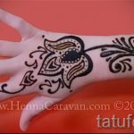 мехенди на ръка лотос - снимка на временна татуировка с къна 2364 tatufoto.ru