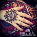 мехенди мандала на ръка - снимка на временна татуировка с къна 1377 tatufoto.ru