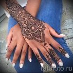 мехенди на ръка мандала - снимка на временна татуировка с къна 8384 tatufoto.ru
