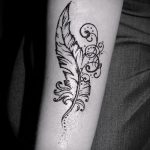 мехенди на ръката пера на птици - снимка на временна татуировка с къна 5401 tatufoto.ru