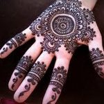 мехенди на ръка с черна къна - снимка на временна татуировка с къна 3453 tatufoto.ru