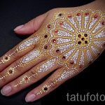 рисунки на мехенди на ръката - снимка на временна татуировка с къна 5465 tatufoto.ru