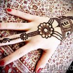 рисунки на мехенди на ръката - снимка на временна татуировка с къна 8468 tatufoto.ru