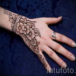 mehendi auf der Hand Blumen - Снимка temporäre Henna -Tattoo 1023 tatufoto.ru