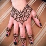 рисуване на мехенди на ръце - снимка на временна татуировка с къна 1473 tatufoto.ru