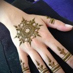 mehendi auf der Hand for Anfänger - Bild temporäre Henna -Tattoo 1025 tatufoto.ru