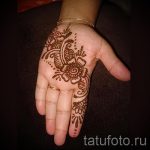 mehendi auf der Hand for Kinder - Снимка temporäre Henna -Tattoo 1028 tatufoto.ru