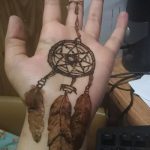 mehendi auf der Hand Traumfänger - Bild temporäre Henna -Tattoo 1034 tatufoto.ru