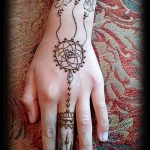 mehendi auf der Hand Traumfänger - Bild temporäre Henna -Tattoo 3036 tatufoto.ru