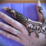 mehendi auf der linken Foto - Снимка temporäre Henna -Tattoo 1040 tatufoto.ru