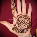 mehendi auf einer Hand Photo Bilder - Снимка на временна татуировка с къна 1043 tatufoto.ru