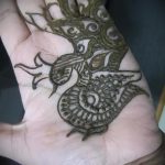 mehendi auf einer Hand Vogel - Bild temporäre Henna -Tattoo 1050 tatufoto.ru