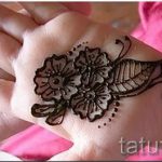 mehendi auf ihre Handzeichnung - Снимка temporäre Henna -Tattoo 2056 tatufoto.ru